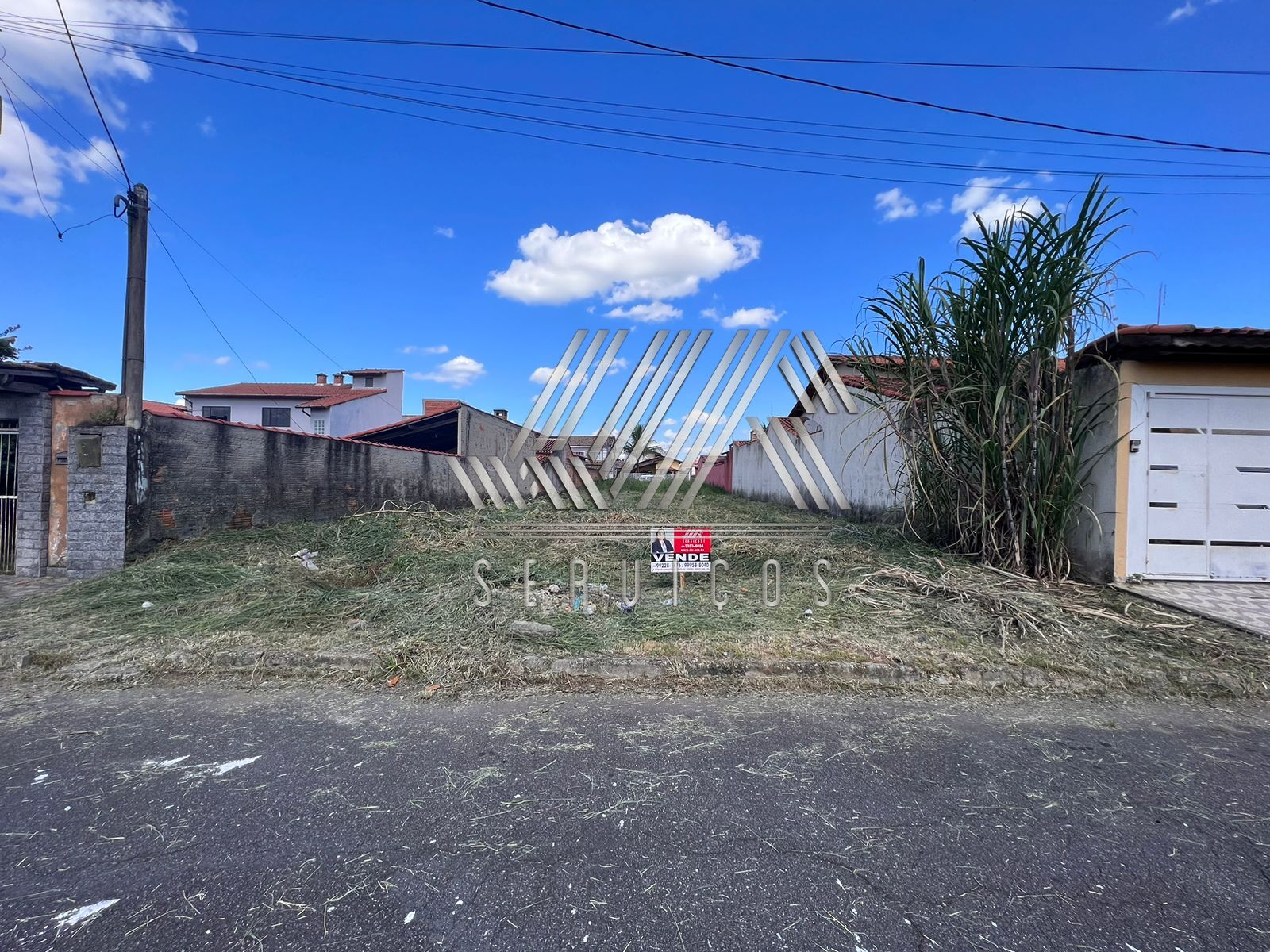 Terreno a venda na Rua Fortaleza -Village